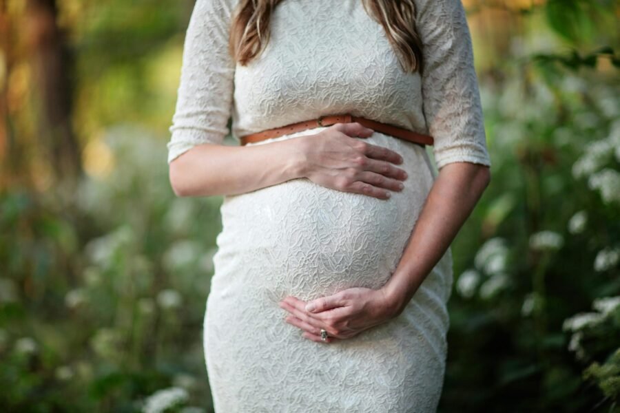 When To Start Wearing Maternity Clothes?
