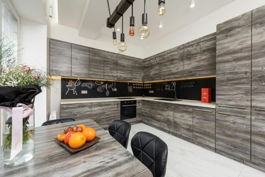 What Colour Goes With Grey Kitchen Units?