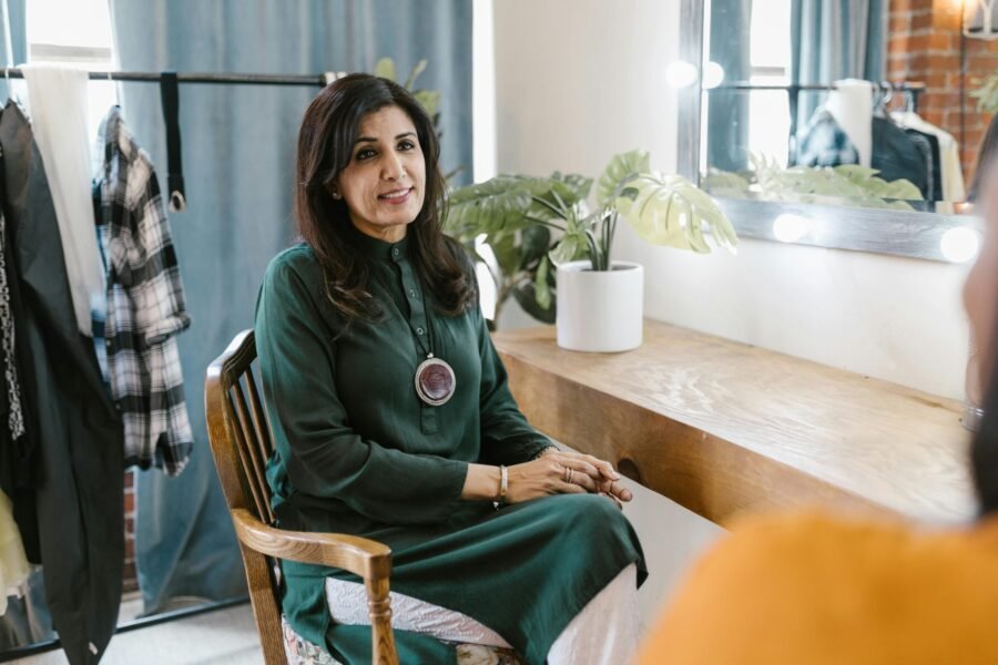 What Colours Go With Green Clothes?