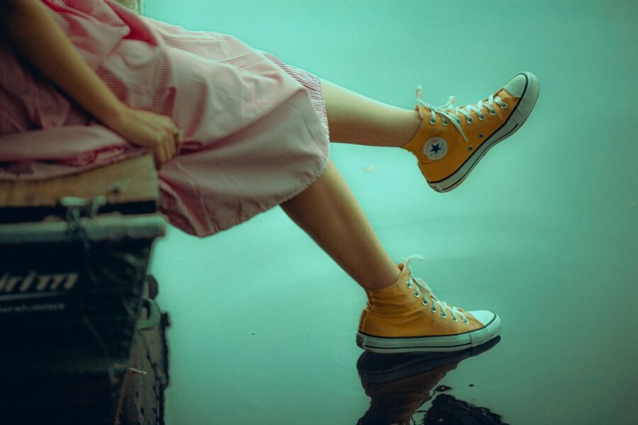 What Color Shoes To Wear With Navy Dress?